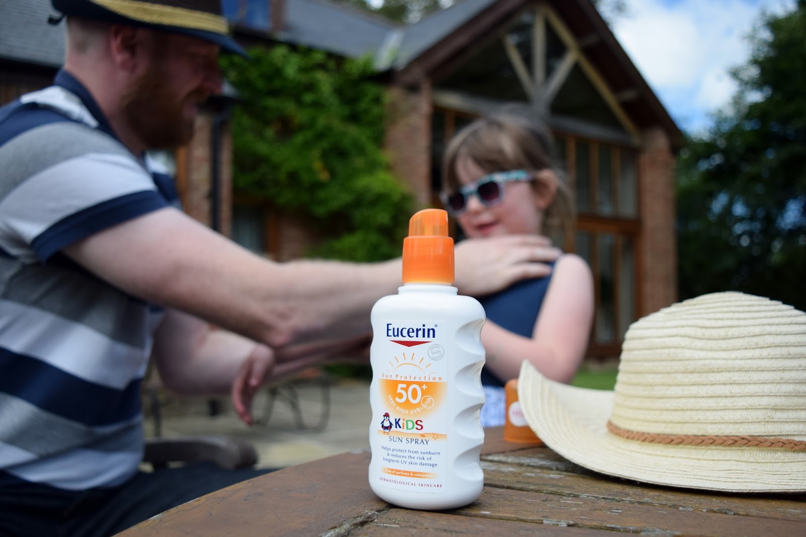 Eucerin Sun Protection Kids Sun Spray SPF 50+ 200ml ปกป้องและบรรเทาผิวบอบบางของเด็ก และลดความเสี่ยงของความเสียหายที่ผิวหนังในระยะยาว
