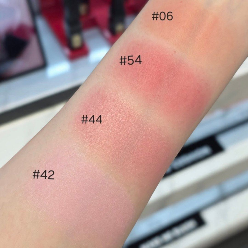 Yves Saint Laurent Make Me Blush Bold Blurring Blush 6g #44 NUDE LAVALLIERE 
