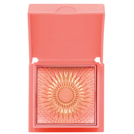 Benefit GALifornia Blush Mini 2.5g บลัชออนสีชมพูประกายทอง ดั่งเก็บแสงอาทิตย์อบอุ่นของแคลิฟอร์เนียไว้ภายในกล่อง หอมกลิ่นวานิลลาและพิงค์เกรปฟรุต